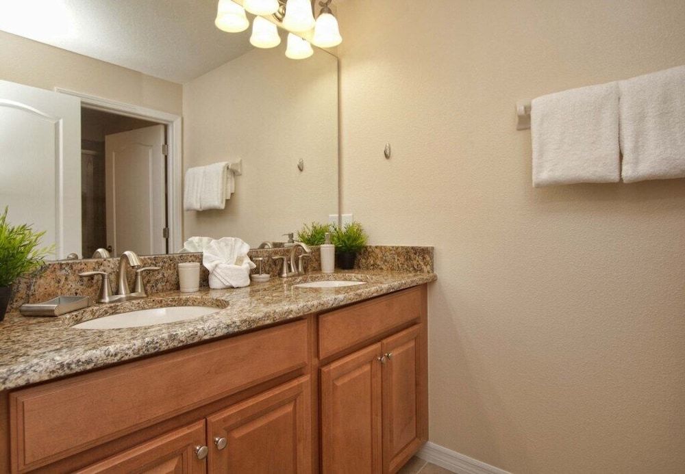 Paradise Palms- 4 Bed Townhome W/splashpool-3202pp 4 Bedroom Townhouse by RedAwning Townhome, 4 Bedrooms 9