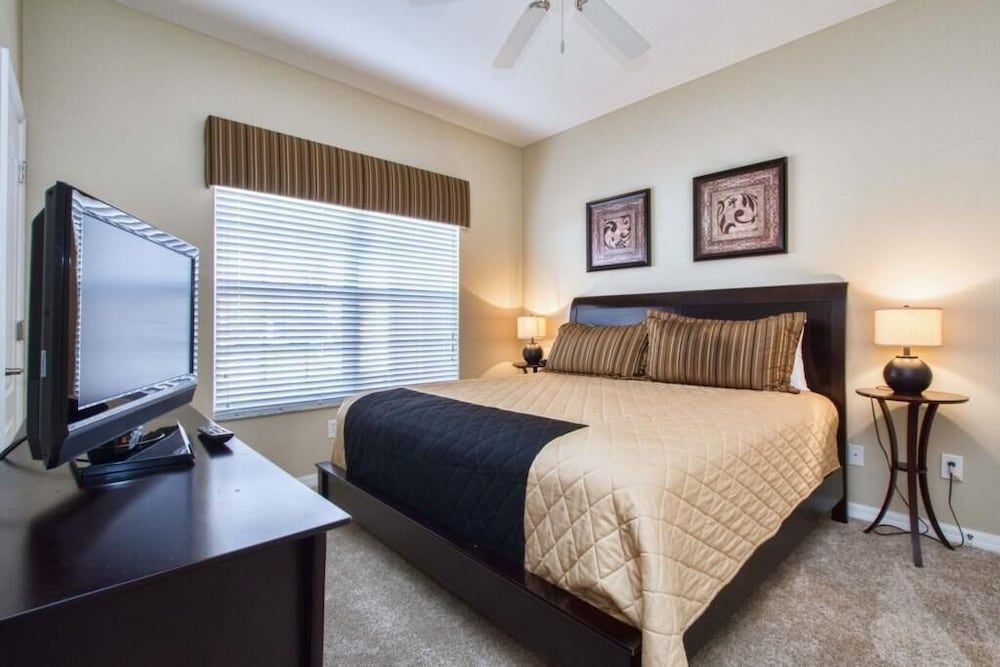 Paradise Palms- 4 Bed Townhome W/splashpool-3044pp 4 Bedroom Townhouse by RedAwning Townhome, 4 Bedrooms