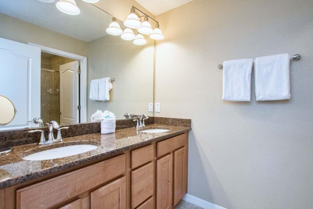 Paradise Palms- 4 Bed Townhome W/splashpool-3044pp 4 Bedroom Townhouse by RedAwning Townhome, 4 Bedrooms 15