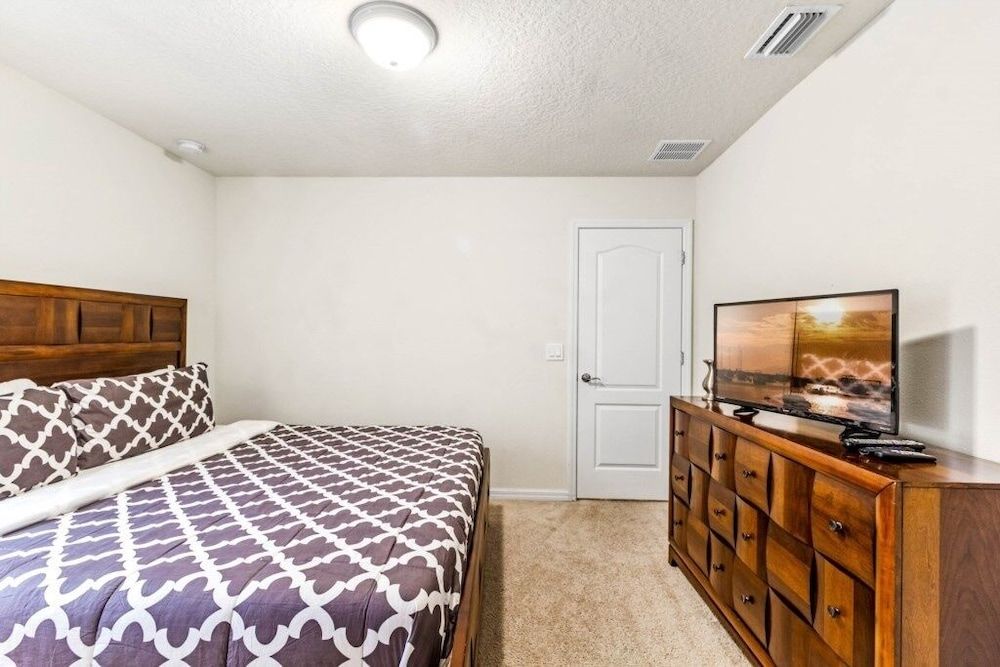 undefined 1852nc 8 Bedroom Windsor Villa by Redawning 9