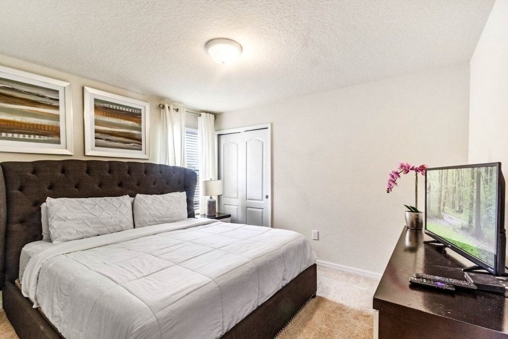 undefined 1852nc 8 Bedroom Windsor Villa by Redawning 6