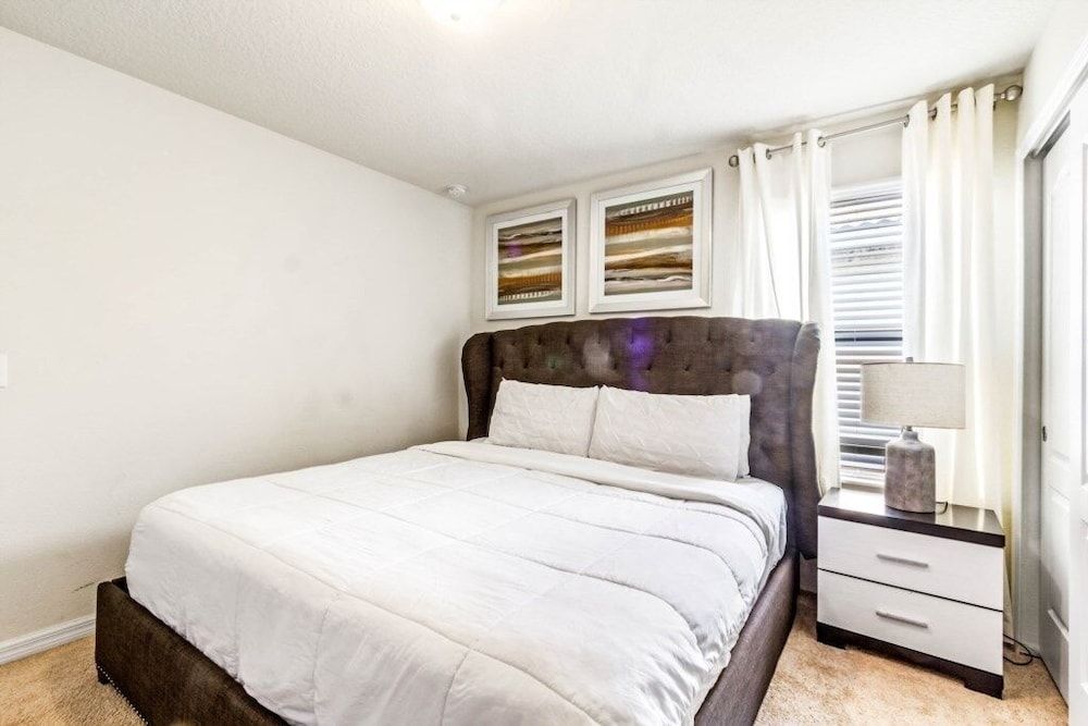 undefined 1852nc 8 Bedroom Windsor Villa by Redawning 7