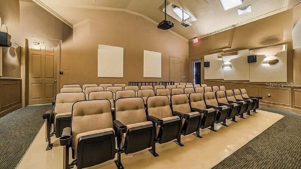 undefined This amazing 6 Bedroom property with a lake view Villa by RedAwning 3