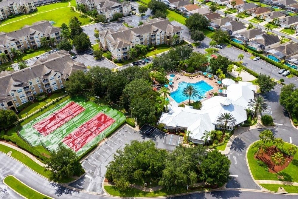 undefined Immaculate 4 Bedrooms 3 Bathroom In Windsor Palms Villa by RedAwning 7