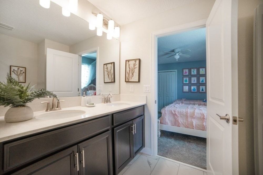 8812cruden 8 Bedroom Villa by RedAwning Villa, Multiple Bedrooms 18