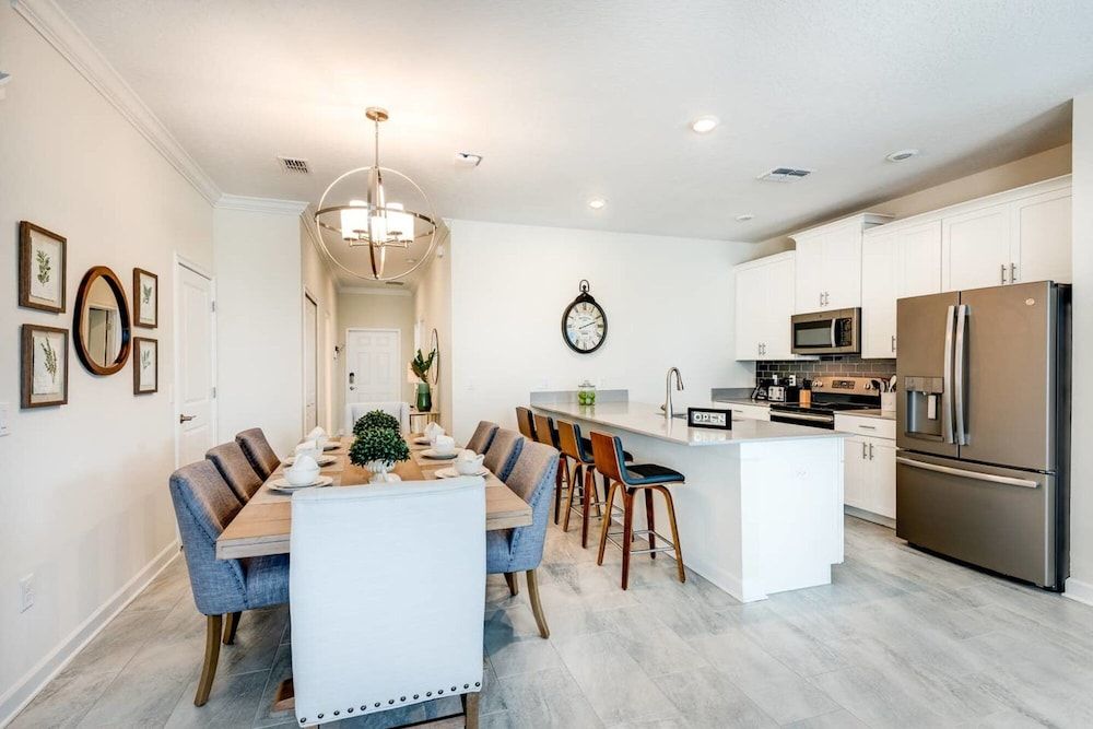 undefined Modern and Spacious 5 bed Home Resort 2