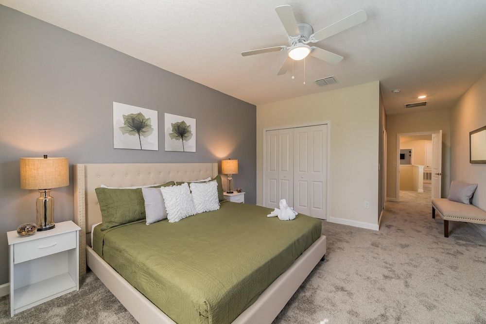 Ruby Falls Villa House (Champion Gate Resort.. Game room, pri) 11