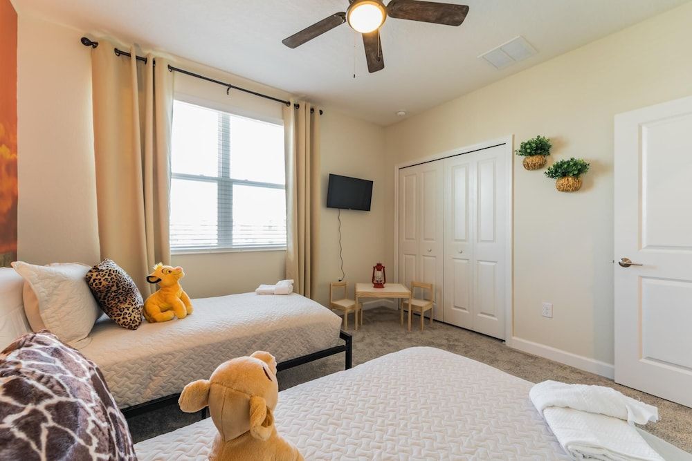 Ruby Falls Villa House (Champion Gate Resort.. Game room, pri) 3