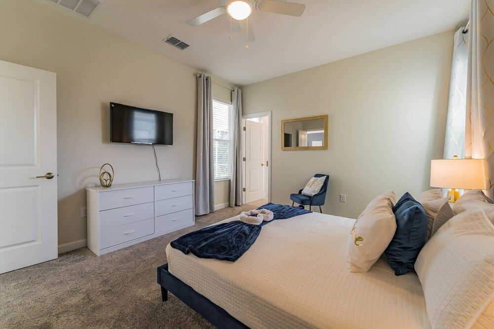 Ruby Falls Villa House (Champion Gate Resort.. Game room, pri) 6