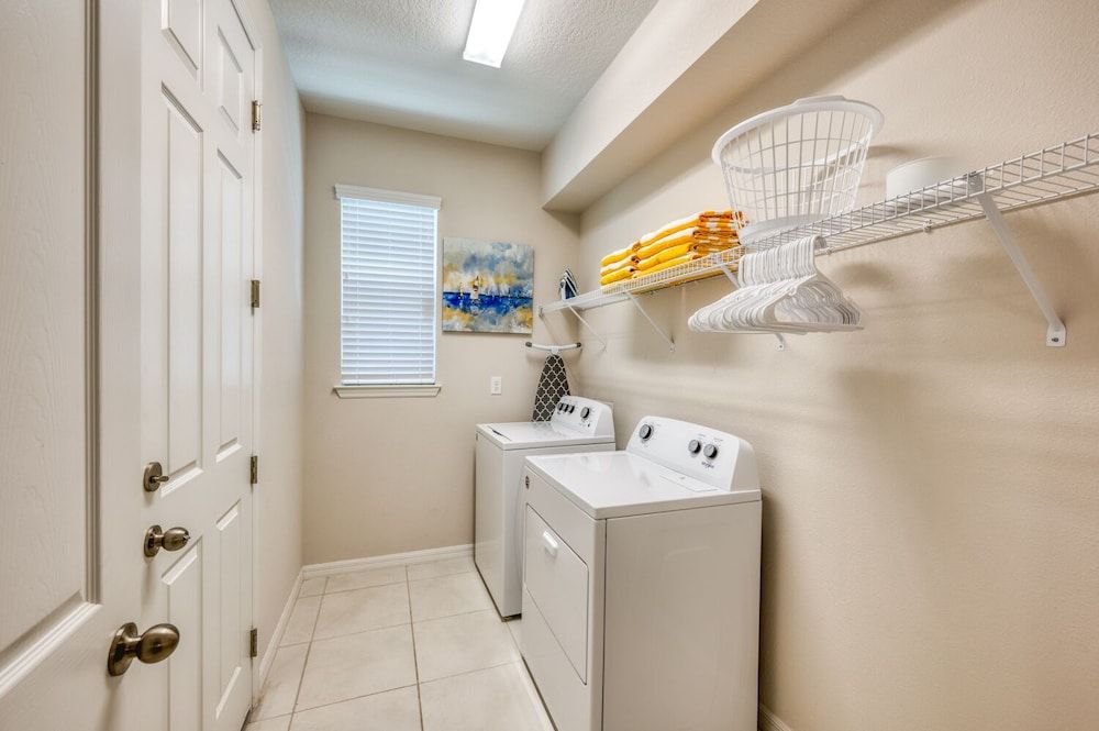 undefined Spacious Home With Private Pool Near Disney 10