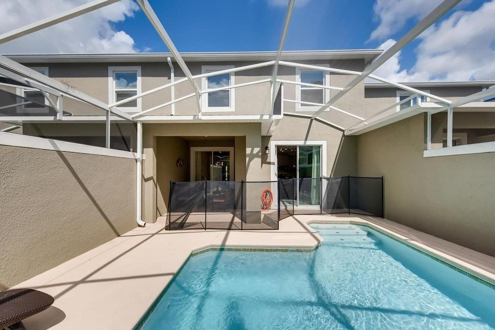 undefined 408 OC - Luxe 4BR Townhome Private Pool 11 Guests
