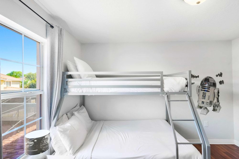 Private Pool Getaway! Near Theme Parks! House (4 Bedrooms) 8