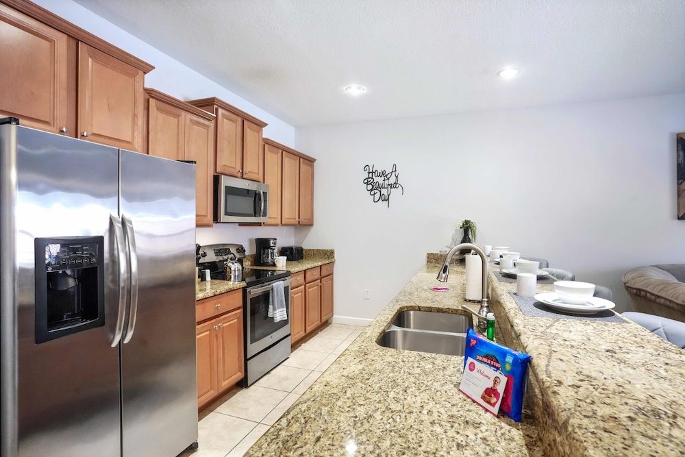 Private Pool Getaway! Near Theme Parks! House (4 Bedrooms) 15