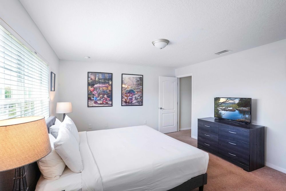 Private Pool Getaway! Near Theme Parks! House (4 Bedrooms) 11