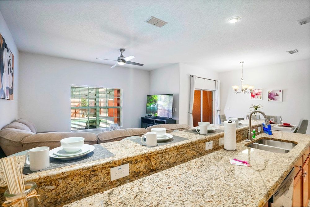 Private Pool Getaway! Near Theme Parks! House (4 Bedrooms) 25