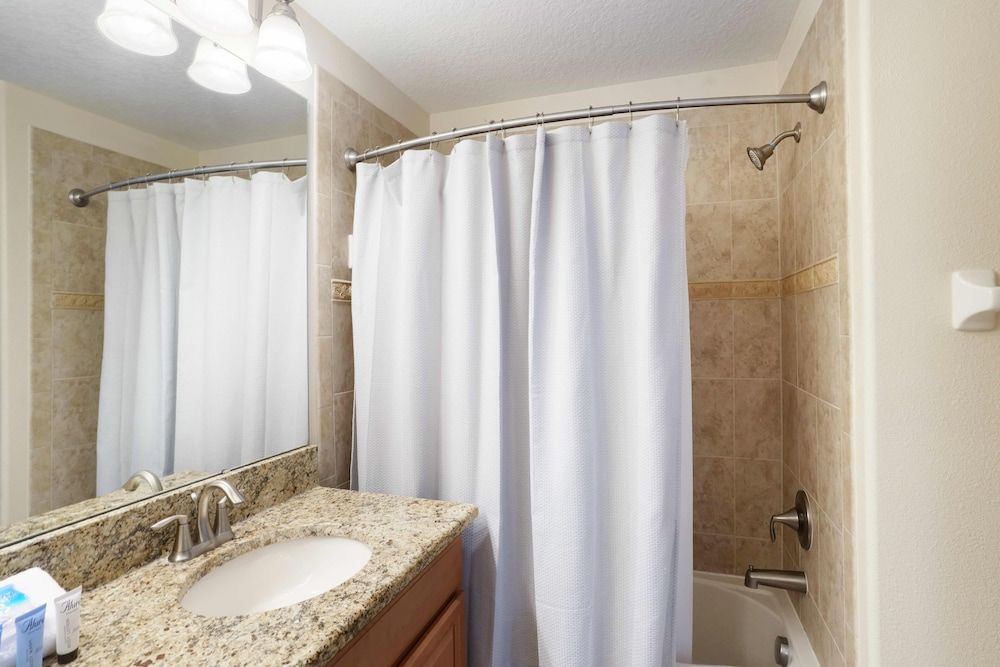 Private Pool Getaway! Near Theme Parks! House (4 Bedrooms) 17