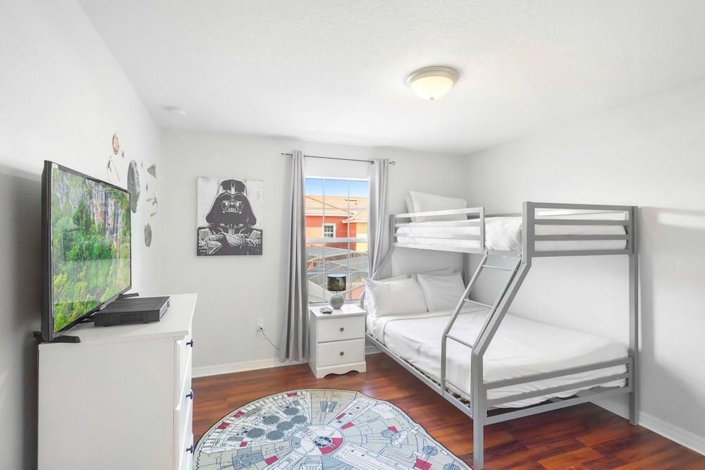 Private Pool Getaway! Near Theme Parks! House (4 Bedrooms) 10