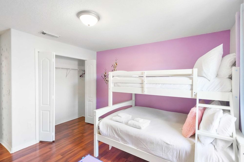 Private Pool Getaway! Near Theme Parks! House (4 Bedrooms) 12