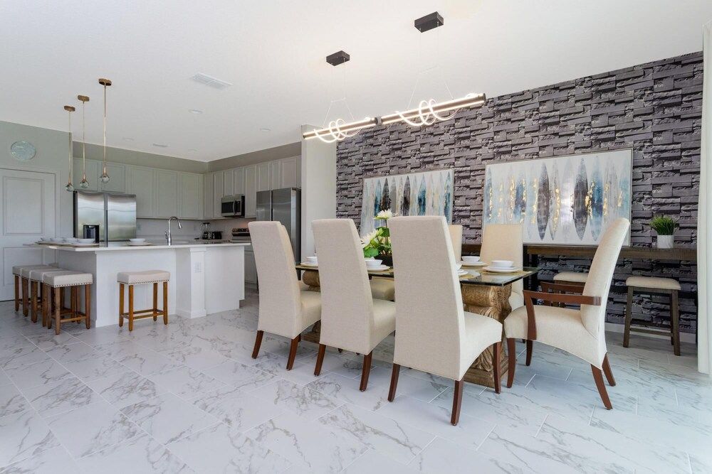 undefined Large Themed Bedroom Home Near Disney 10