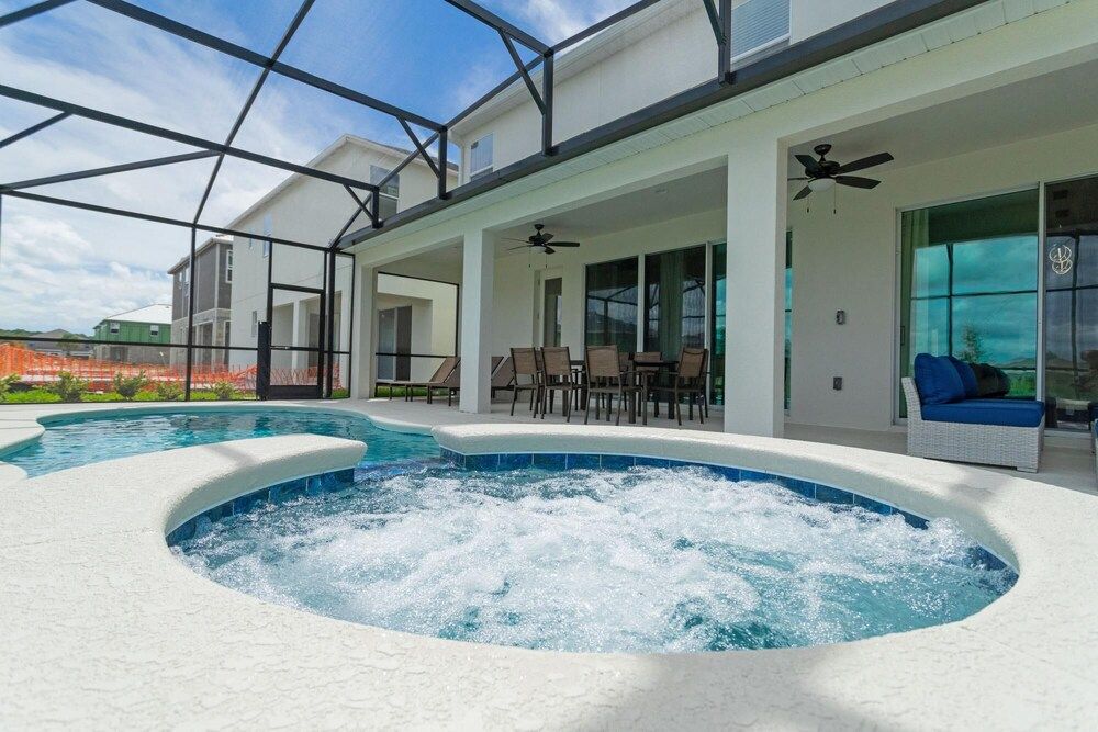 undefined Large Themed Bedroom Home Near Disney 7