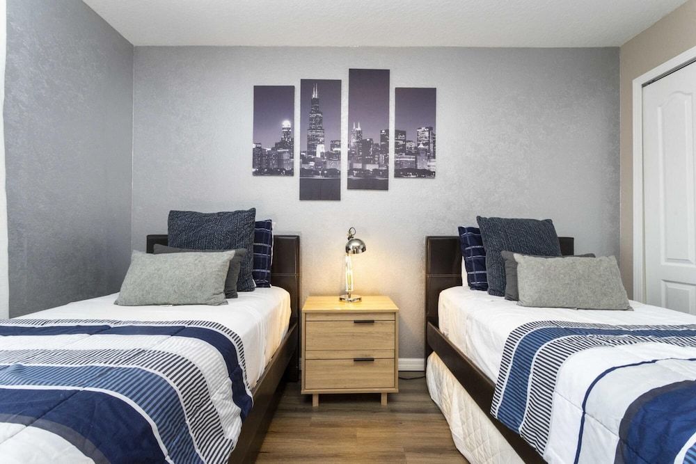 undefined Beautiful Townhome Near Disney 4