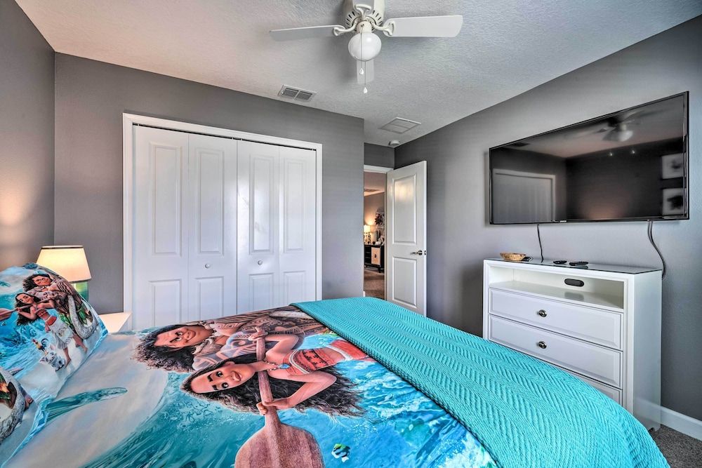 undefined Chic Villa Near Disney w/ Resort Amenities! 5