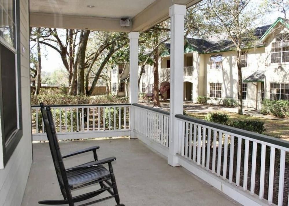 undefined Tropical Enchanted Oaks Villa 4