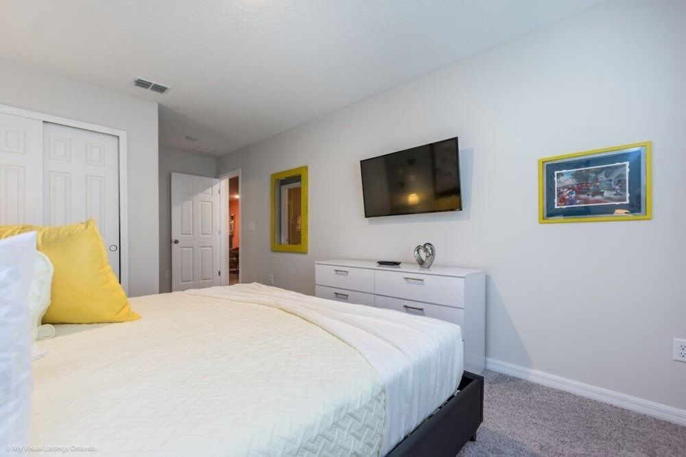 Orlando Newest Resort Community Town 5 Bedroom Townhouse by RedAwning Townhome, 5 Bedrooms 5