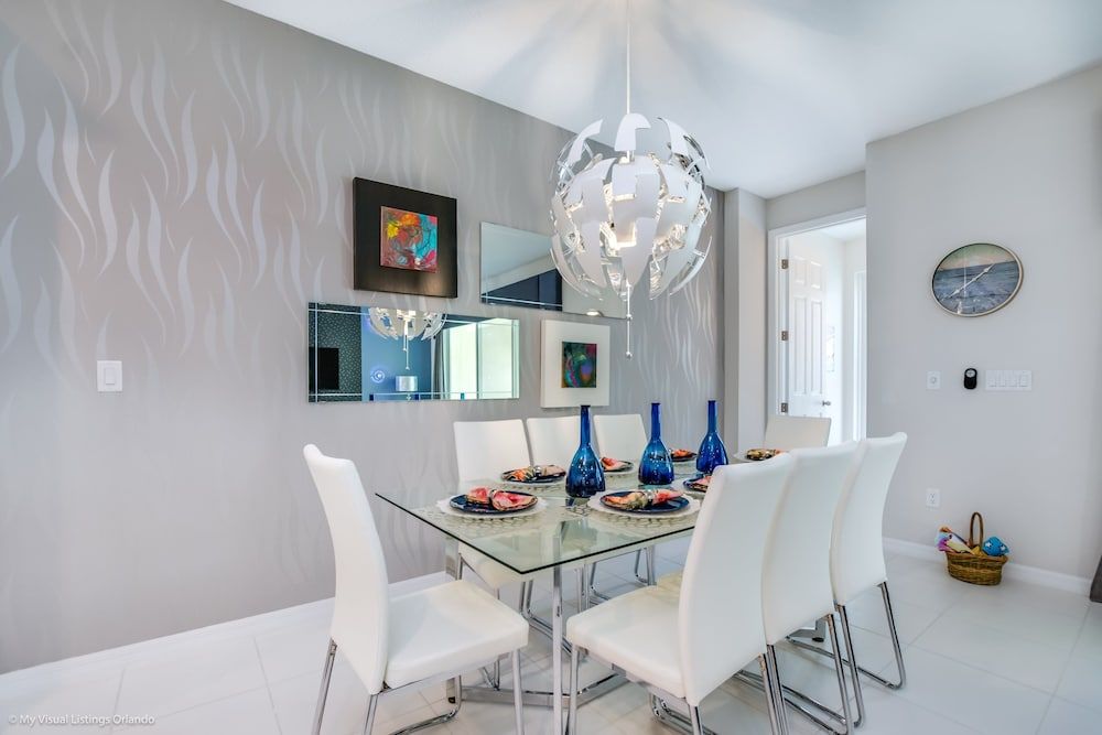 undefined 5 Bedroom 4.5 Bathrooms With Pool 4