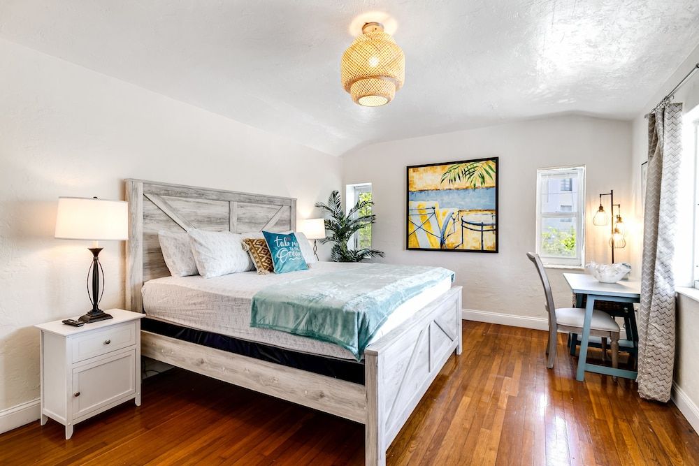 undefined Three Bedroom Three Bath Townhouse 6