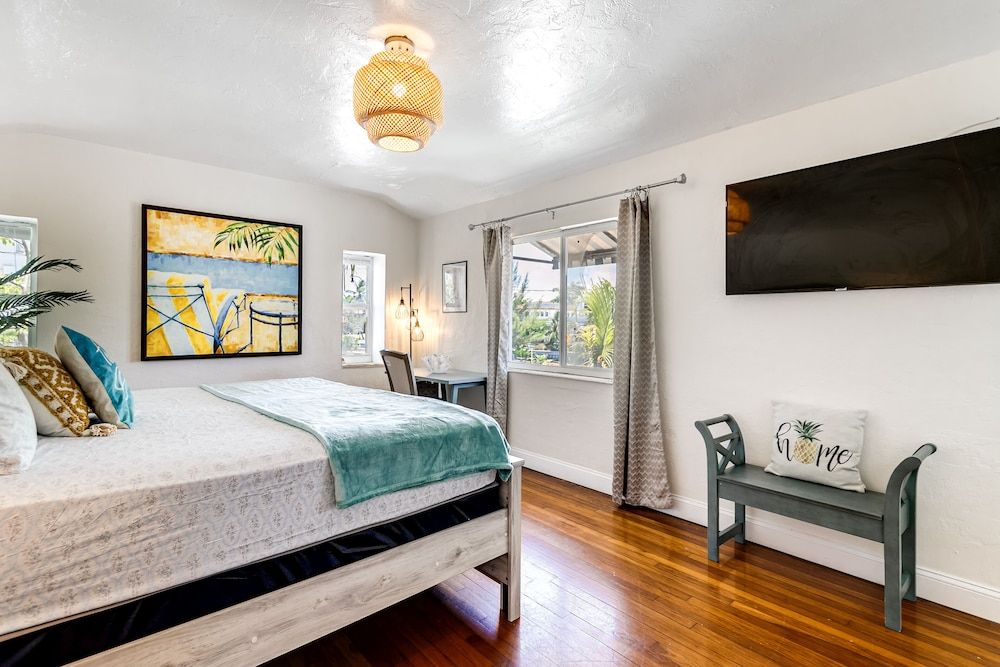 undefined Three Bedroom Three Bath Townhouse 8