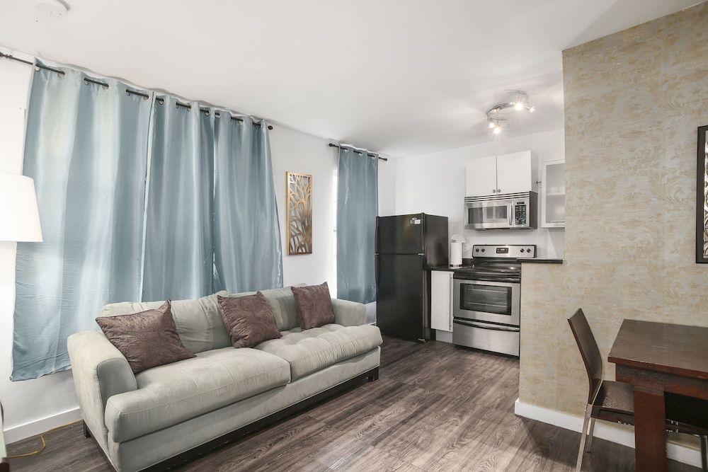 undefined Apartment on the Beach 8