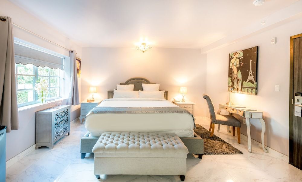 Deluxe Room, 1 King Bed
