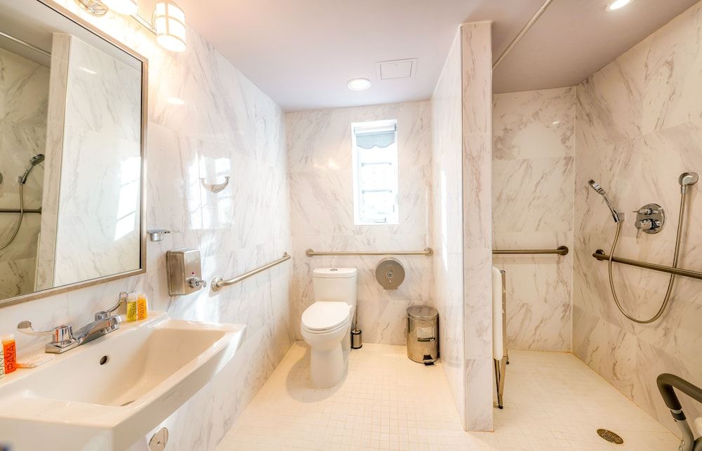 Secret Garden Miami Beach Junior Room, Accessible 5