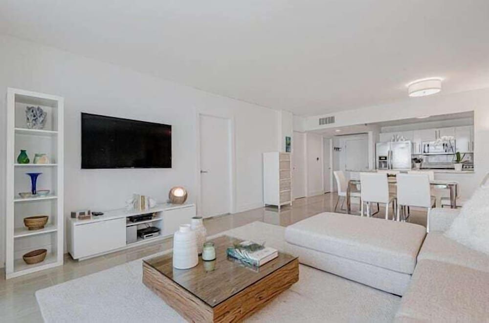 One of a Kind - Ocean View Luxury Condo Apartment, 2 Bedrooms 9