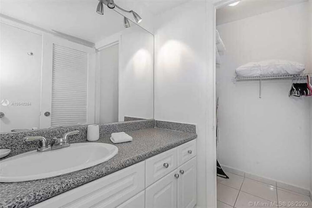 One of a Kind - Ocean View Luxury Condo Standard Studio 3