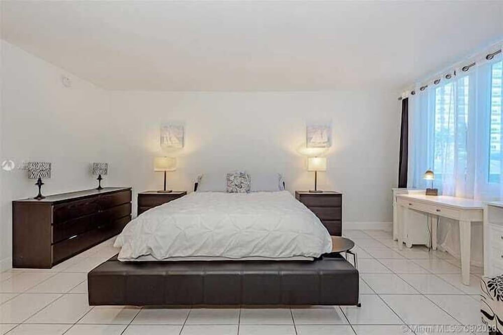 One of a Kind - Ocean View Luxury Condo Standard Studio