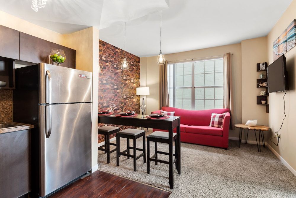 Deluxe Beach Apt Apartment, Multiple Beds 13