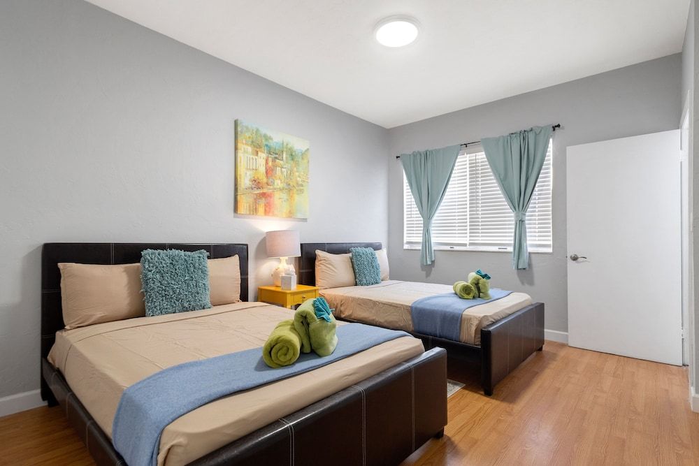 undefined Deluxe Beach Apt 7