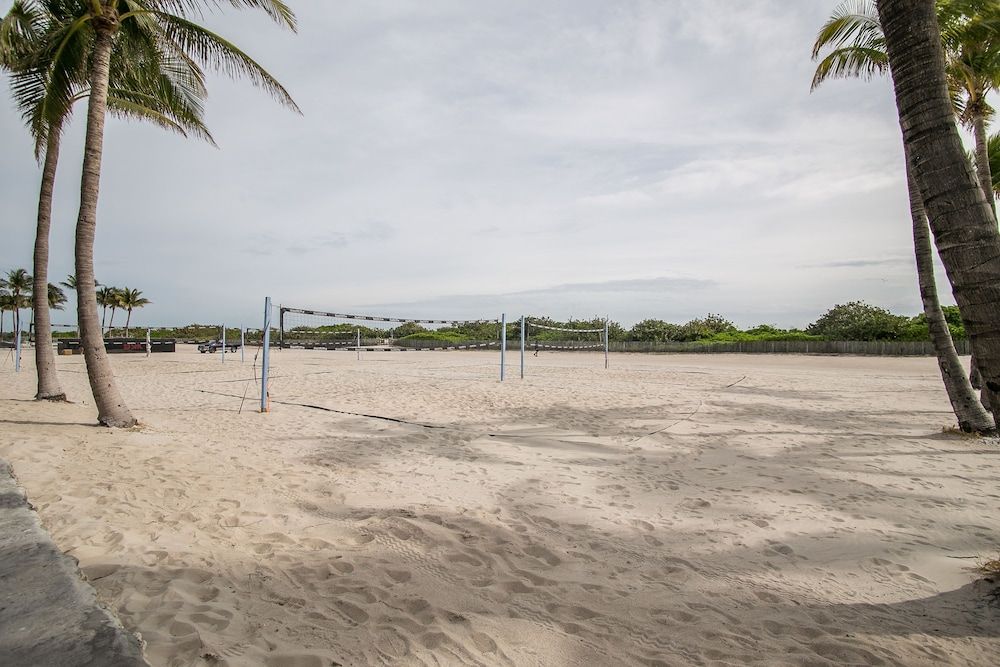 undefined Deluxe Beach Apt 4