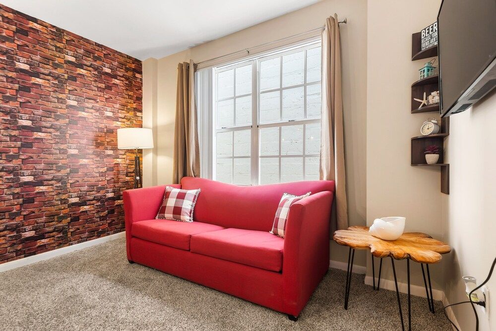 Deluxe Beach Apt Apartment, Multiple Beds 11