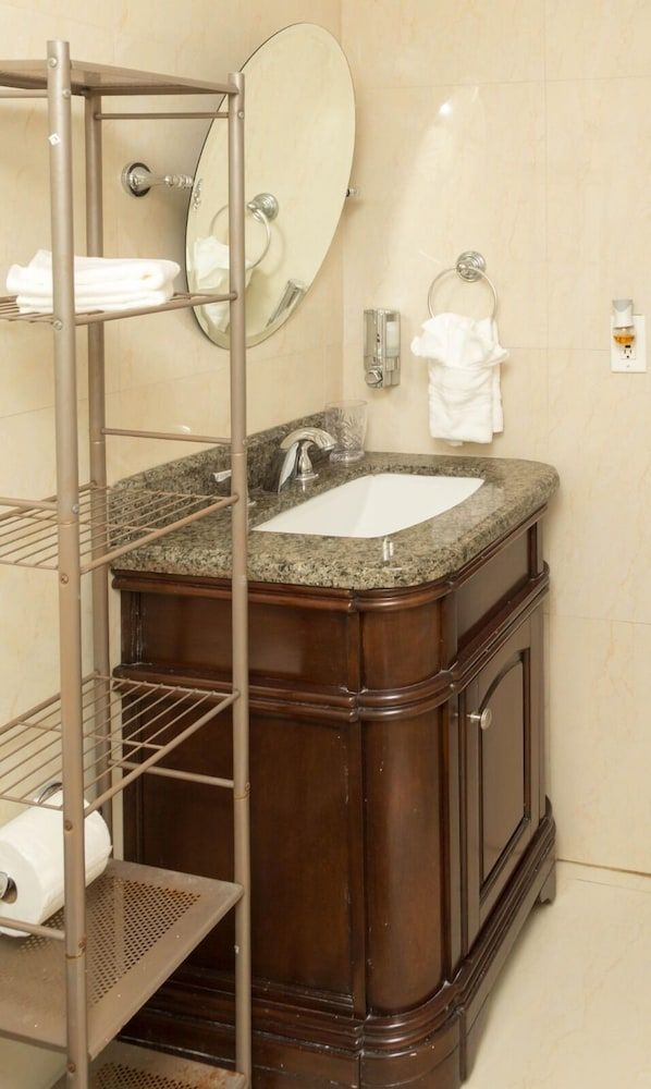 Castle Beach Club Apartments Condo 13