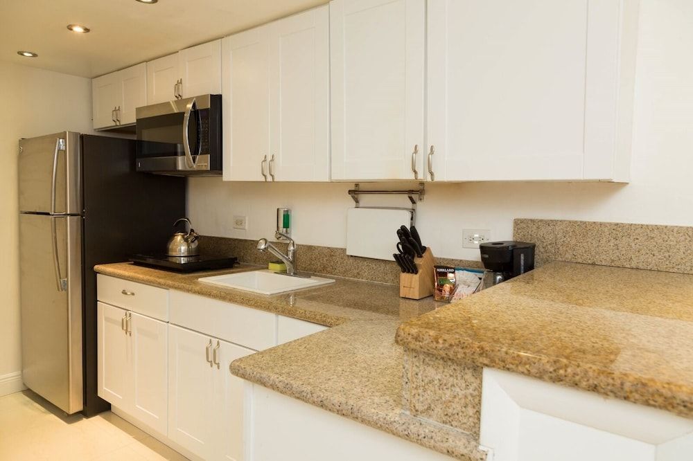 Castle Beach Club Apartments Condo 6