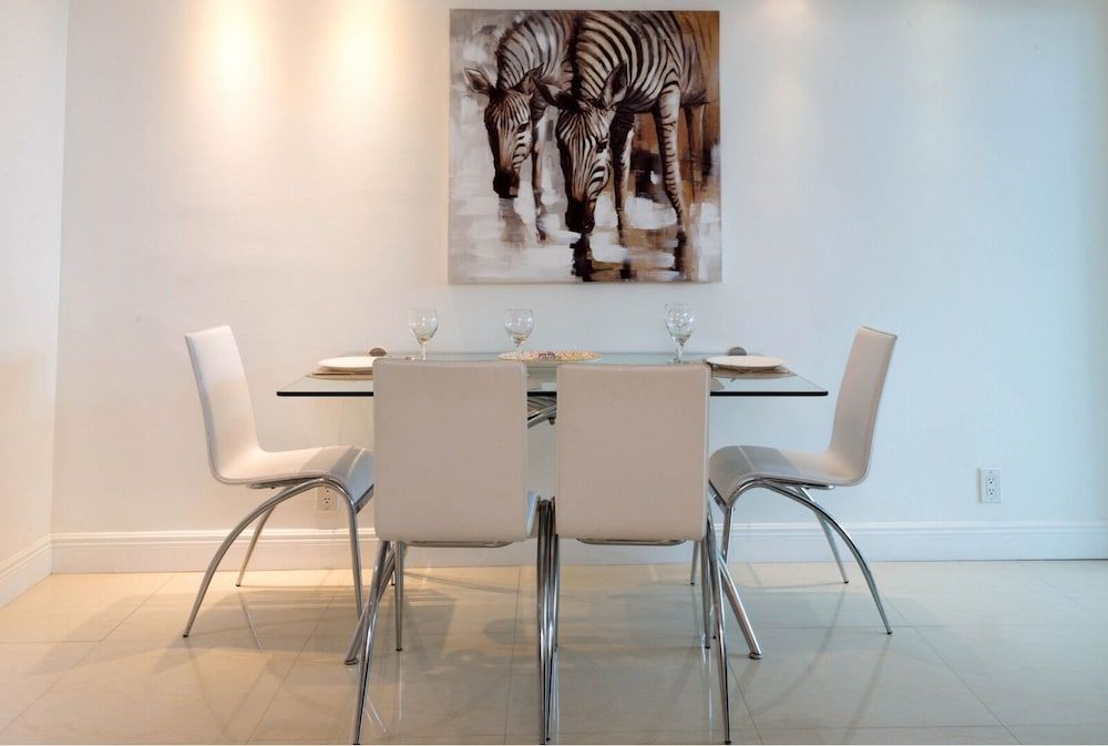 Castle Beach Club Apartments Condo 9