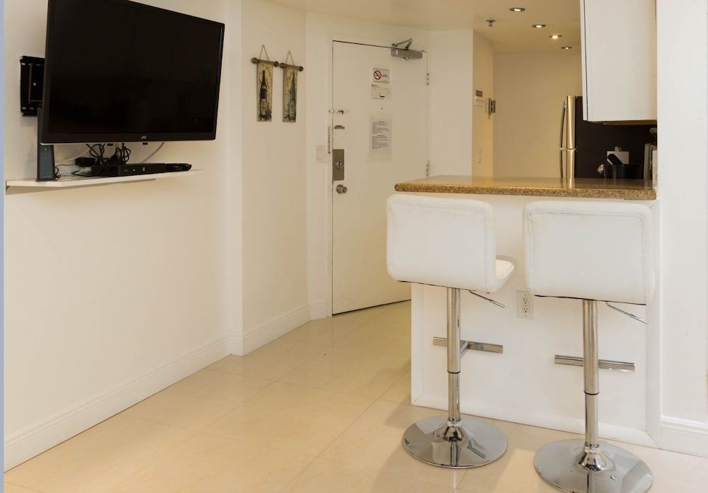 Castle Beach Club Apartments Condo 12