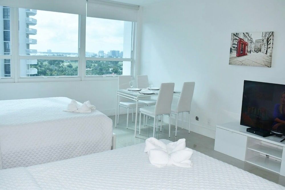 undefined Castle Beach Club Apartments 3