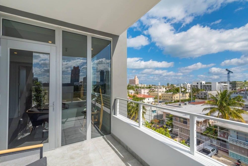 undefined Gorgeous 2 Bedroom apt in South Beach 9