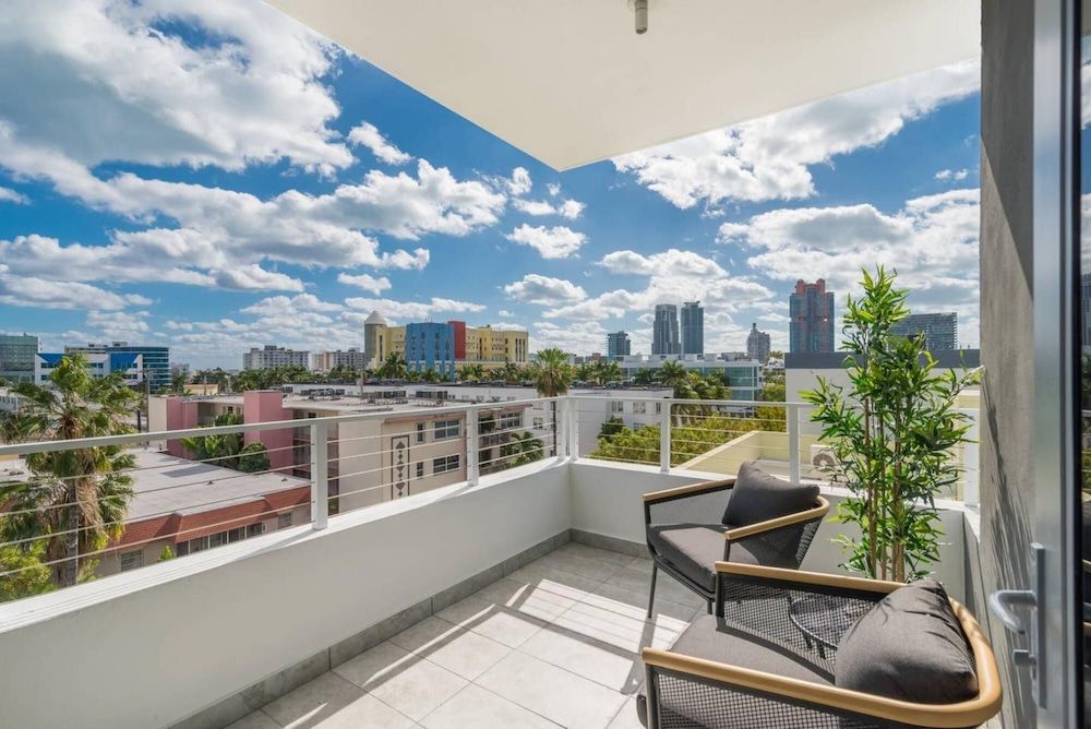 undefined Gorgeous 2 Bedroom apt in South Beach 8