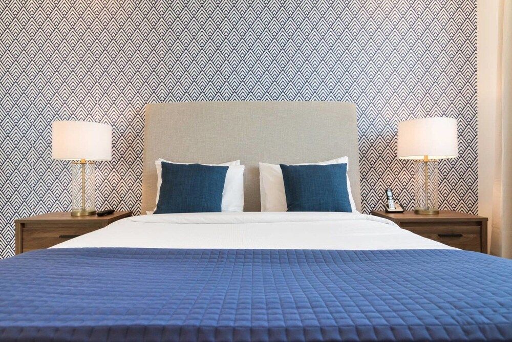 undefined Luxury Sobe 2 Bedroom Apartment 6