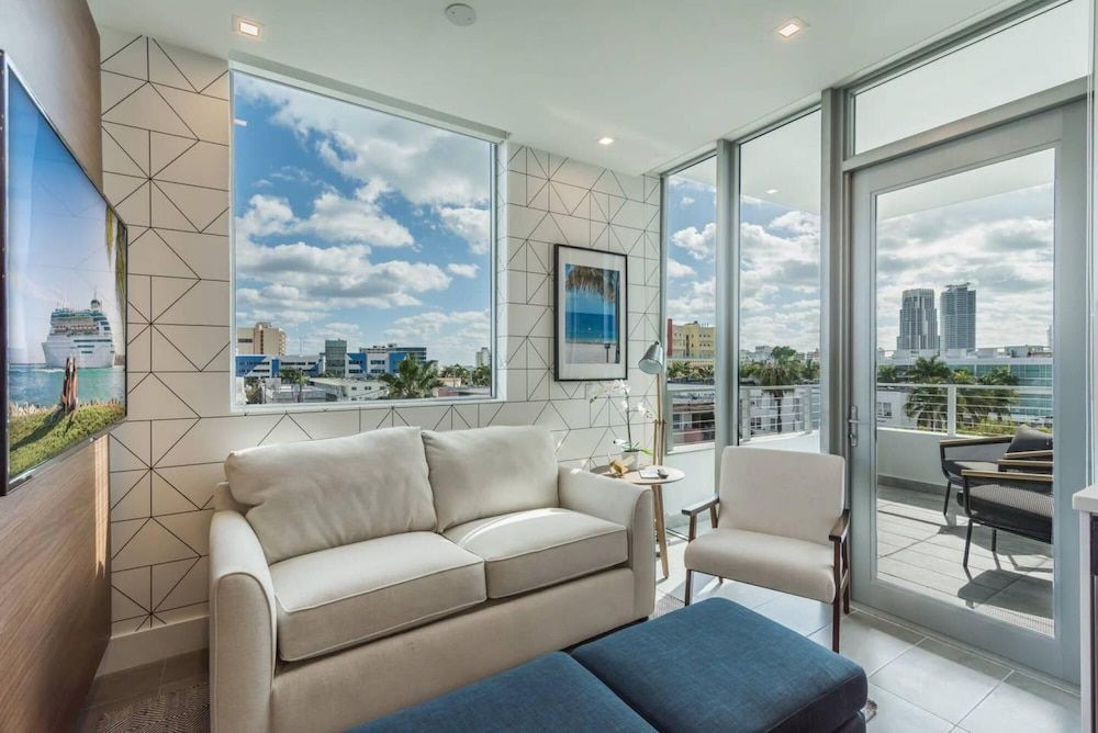 undefined Stylish 2 Bedroom apt in South Beach 7